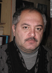 Harutyun Minasyan offers counseling.